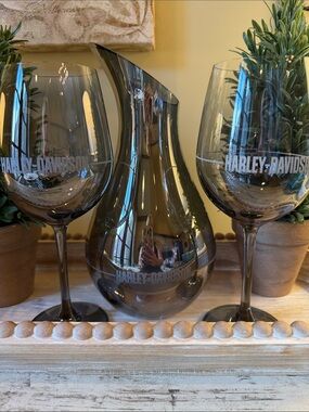 🍷🖤🍷 Harley-Davidson Wines Glasses and Decanter Set